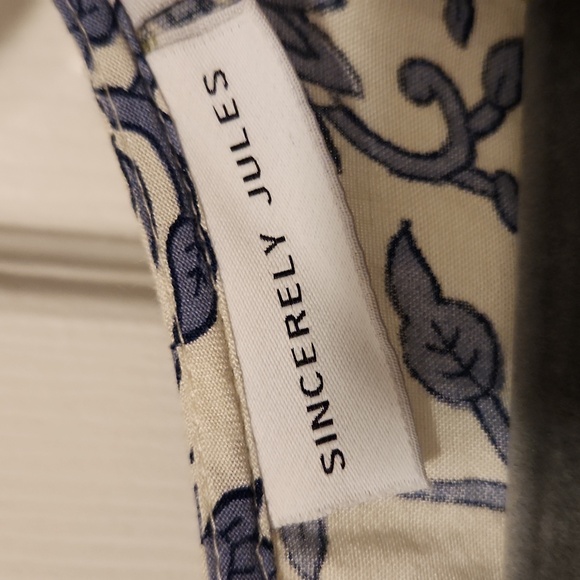 ❤️Sincerely Jules Blue and Cream Patterned Mini Dress Pit 15 - Picture 3 of 6